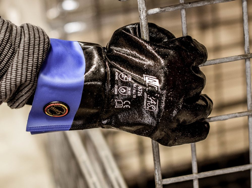 N6726 TAEKI cut protection gloves, black, double layer liner