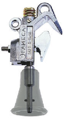 Choice of end fittings for line clamps