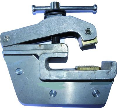 CDT3GTE Earth clamp for pylon angle section with TFK connection