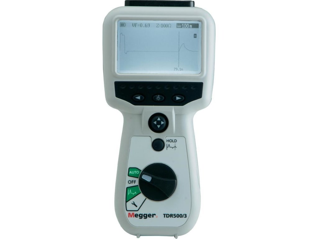 TDR500/3 Hand-held time domain reflectometer and cable length meter